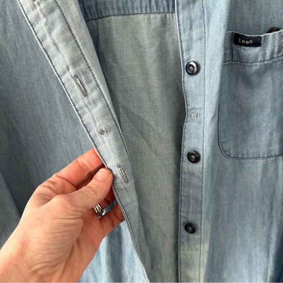 Lee Light Blue Denim Button Down Shirt Size Large - Picture 9 of 13